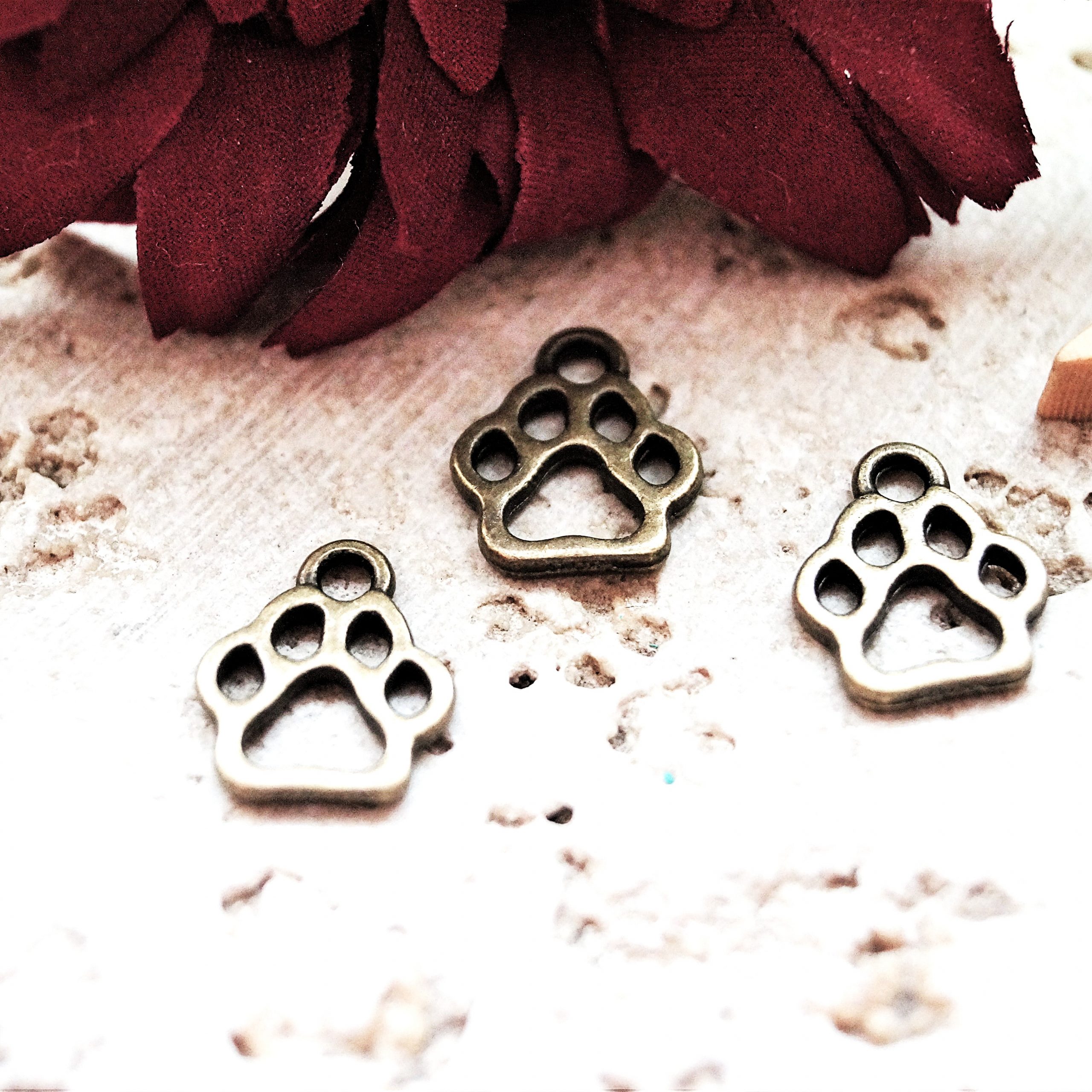 Breloques Patte de Chien chat en Métal par lot de 10 – Image 8