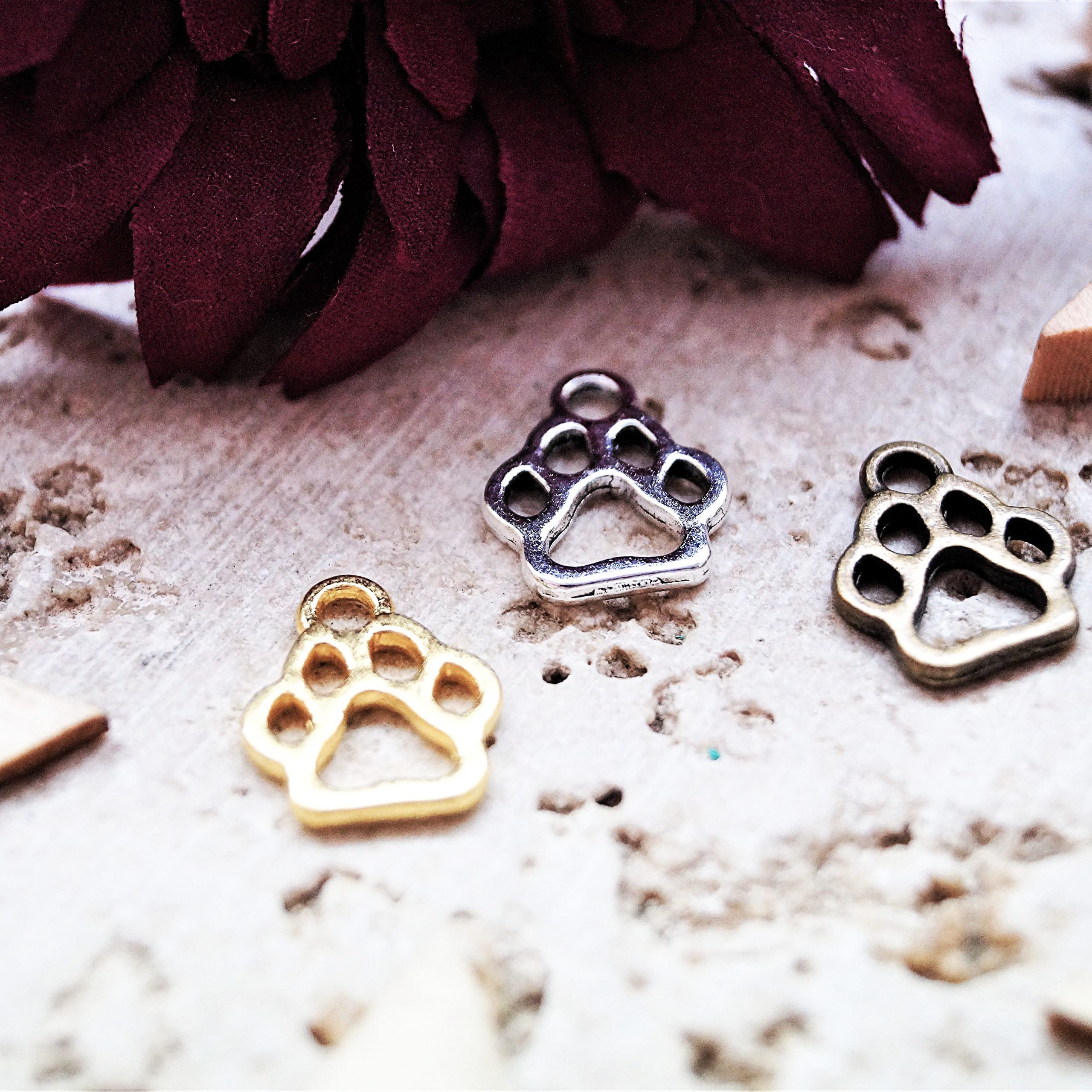 Breloques Patte de Chien chat en Métal par lot de 10 – Image 11
