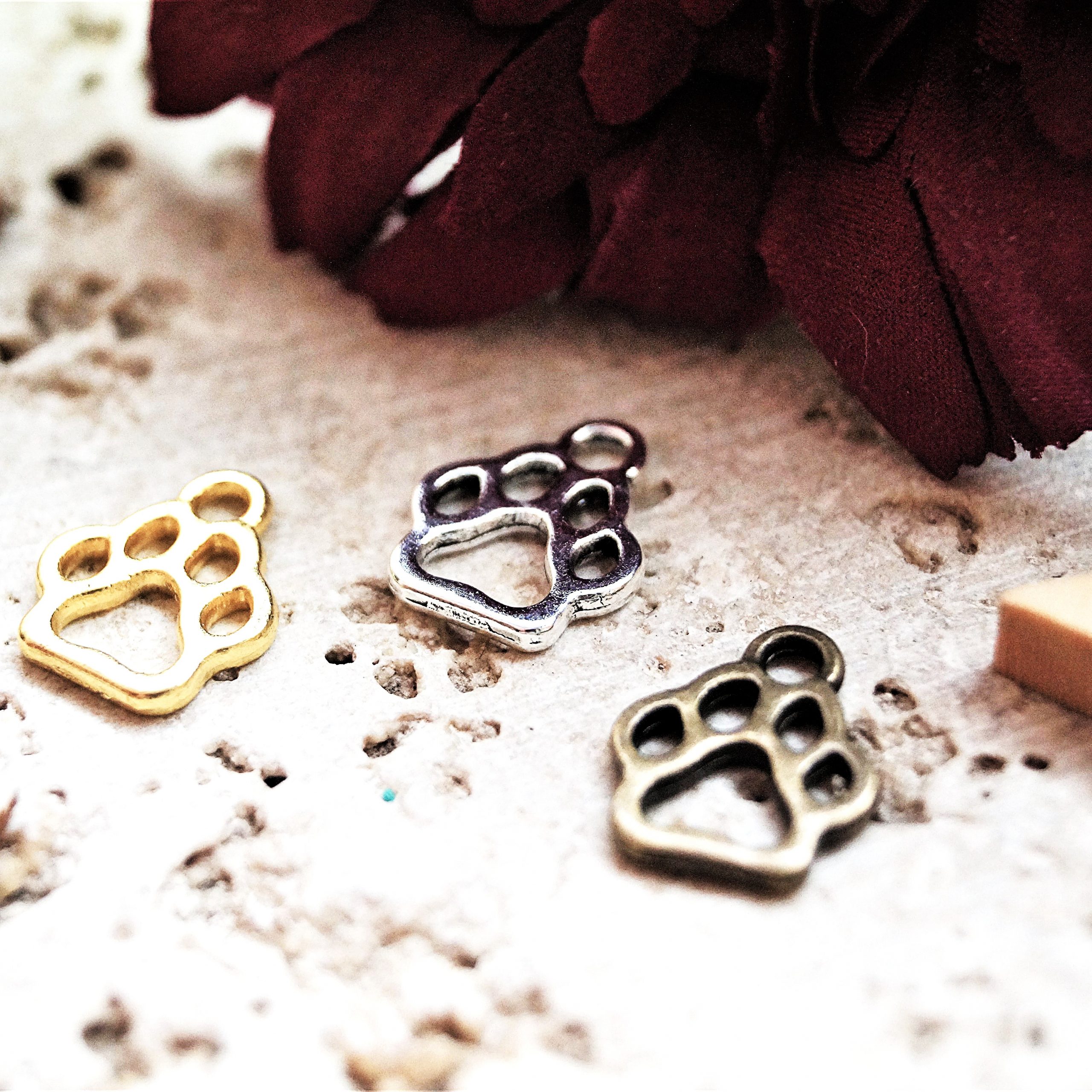 Breloques Patte de Chien chat en Métal par lot de 10 – Image 6