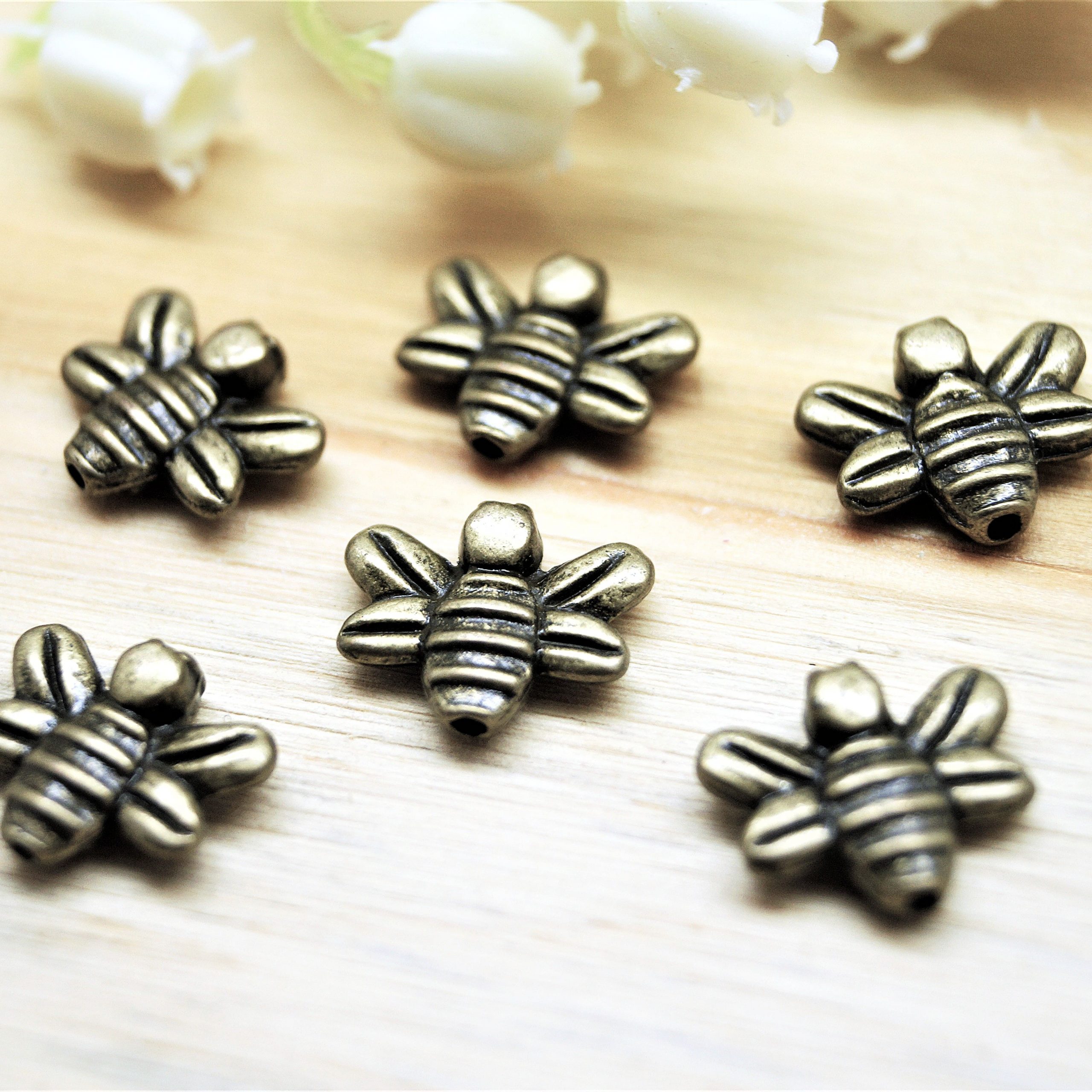 Perles abeille bronze 14*12 mm par lot de 10 – Image 2