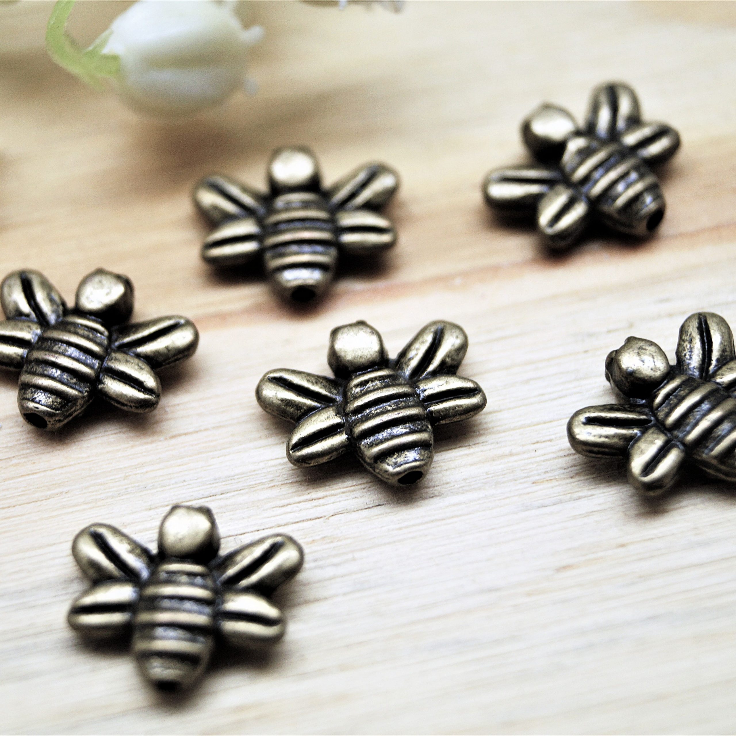Perles abeille bronze 14*12 mm par lot de 10 – Image 6