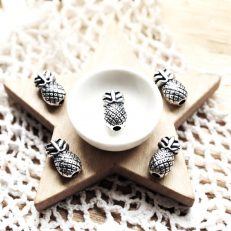Perles ananas en métal argenté vieilli 10*6 mm par lot de 20