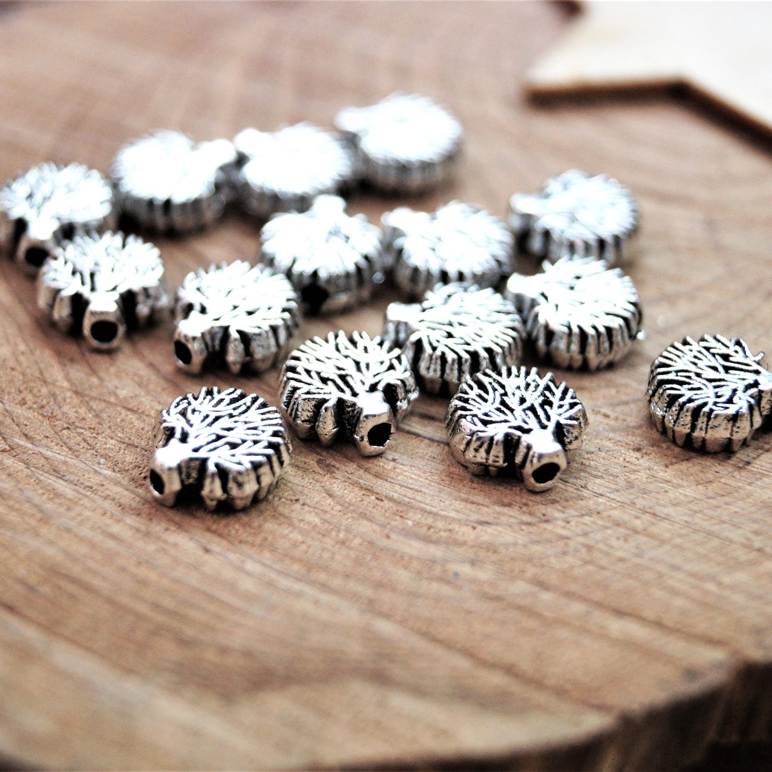 Perles arbre de vie en métal 8*8 mm – Image 2