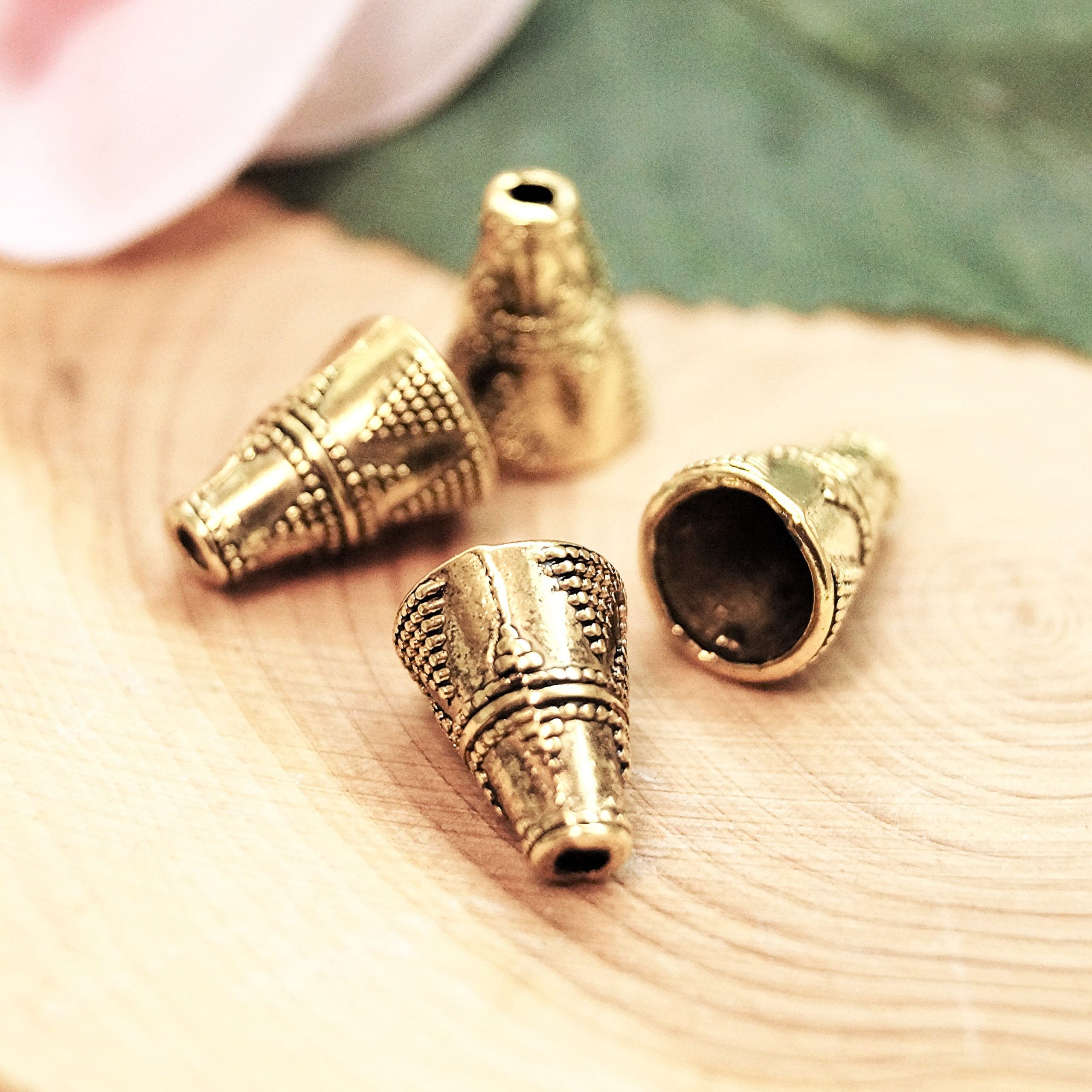 Perles cônes en métal gravé 11*9 mm vendu par 10 – Image 6