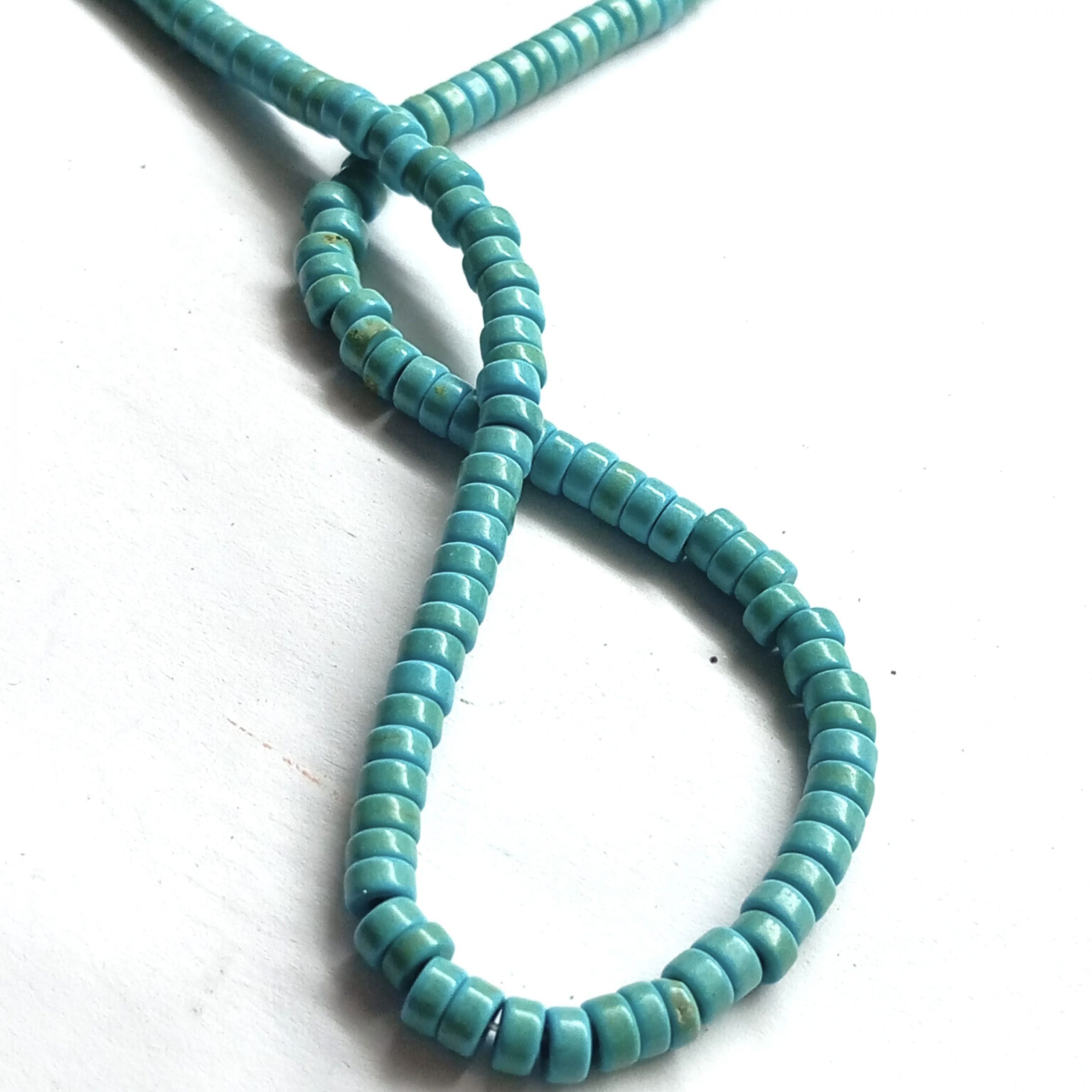 Perles Heishi howlite turquoise 4/6/8 mm – Image 2