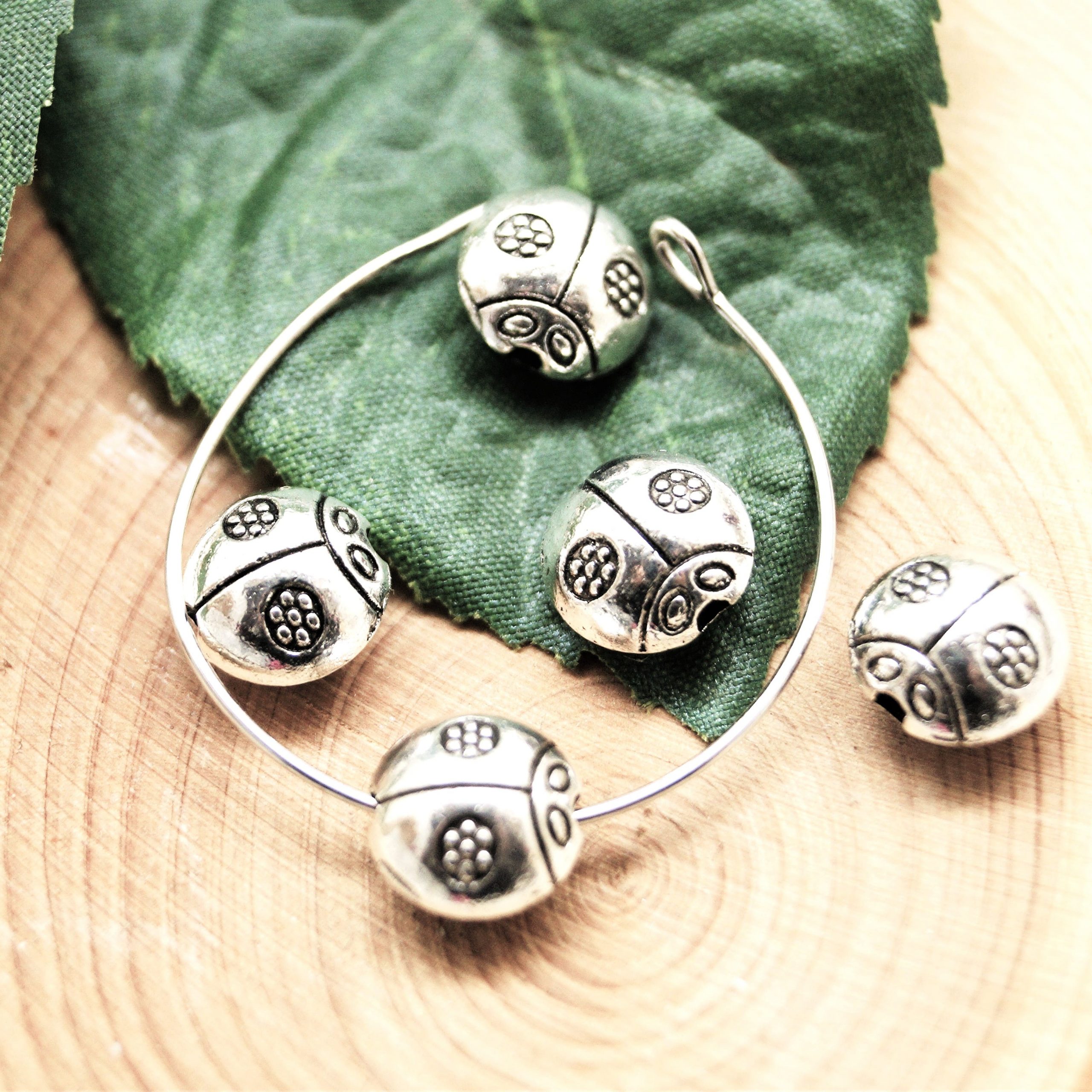 Perles coccinelles en métal argent vieilli 9*9 mm par 10 – Image 5