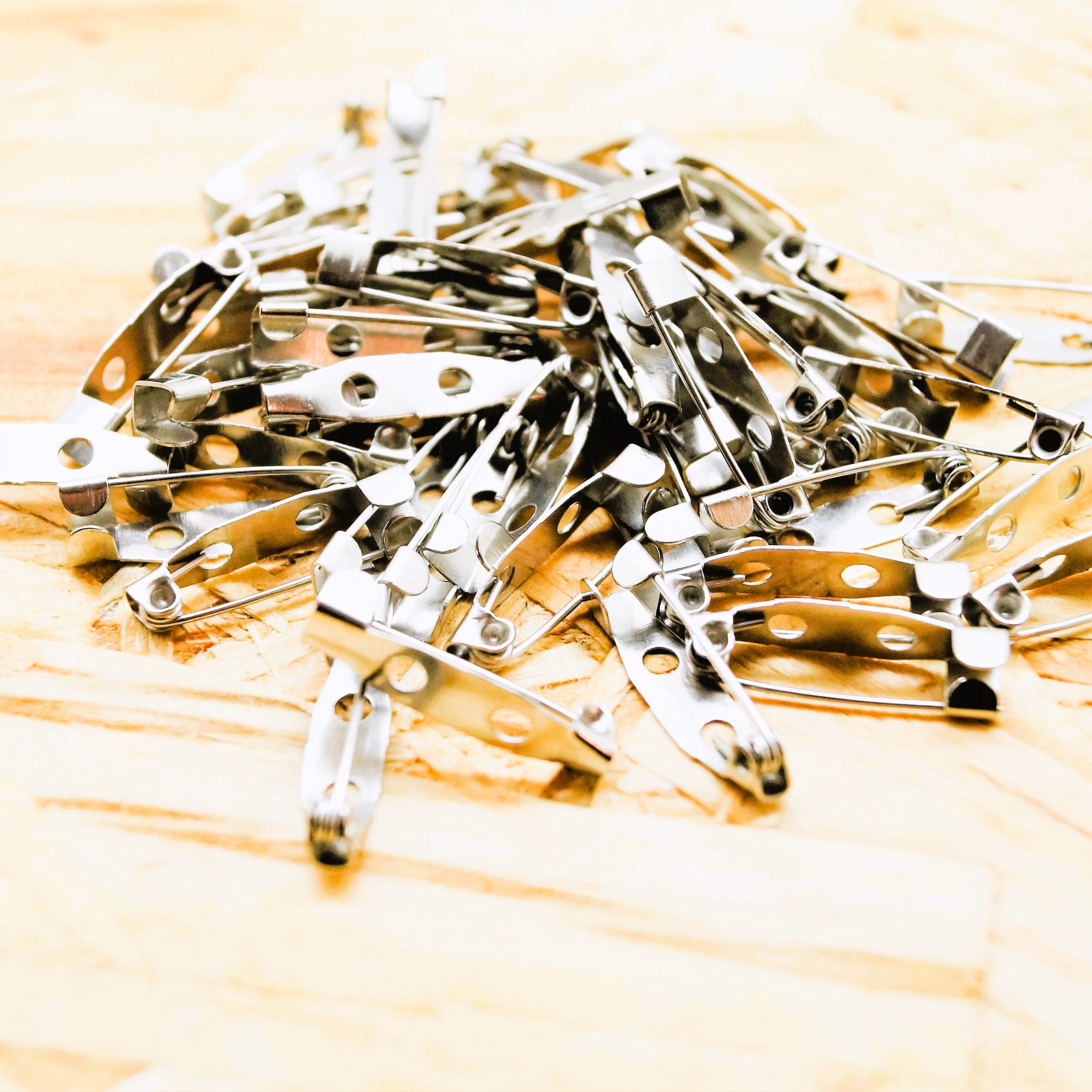 Épingles support broches métal 2 trous 20*5 mm – Image 6