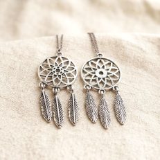 Pendentifs dreamcatchers en métal argenté  5,4 cm x 2.4 cm par 2