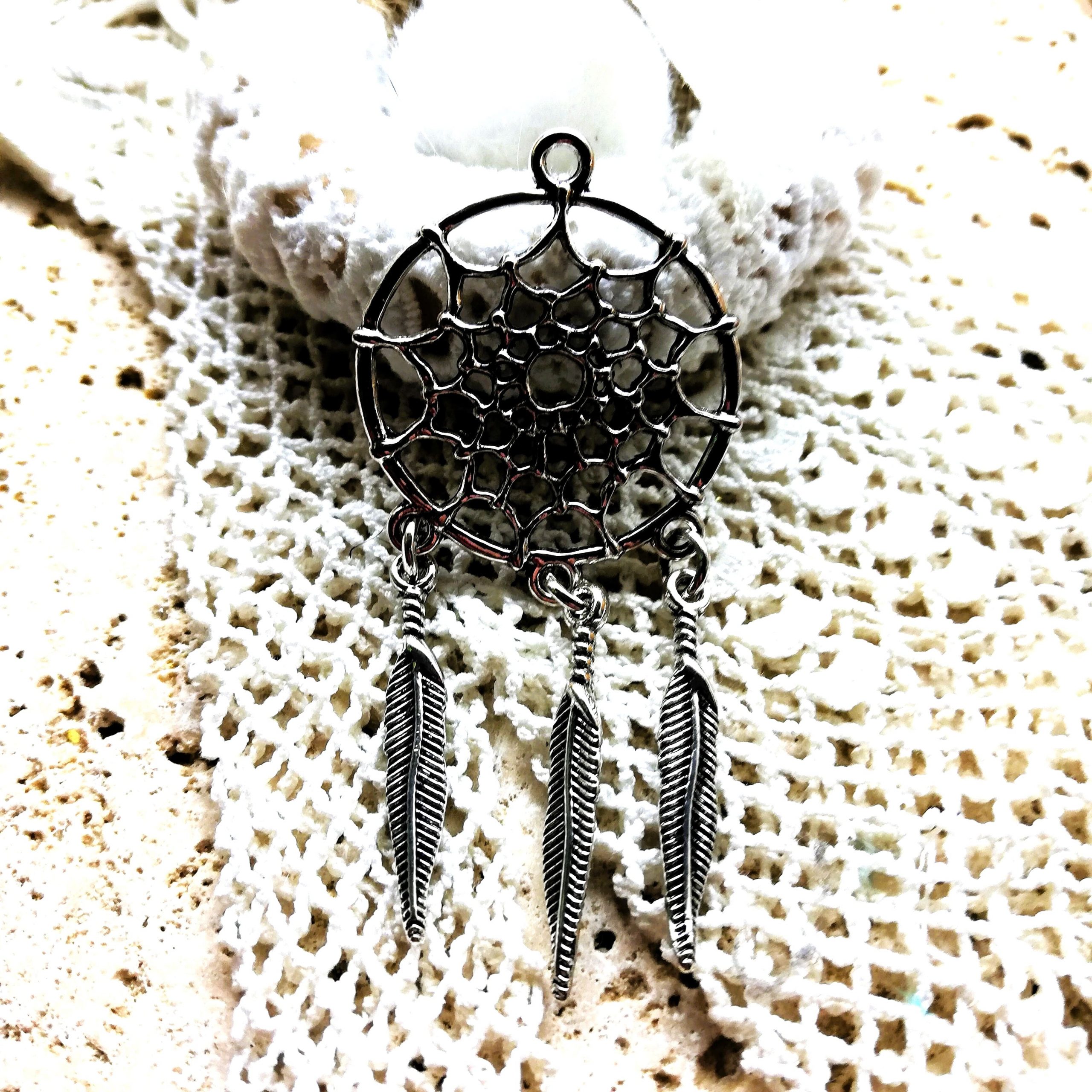 Pendentifs dreamcatchers métal argenté 6,5 cm x 2.9 cm par 2 – Image 7