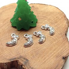 Breloques Bas de Noël avec Cœur gravés en métal argenté 14,5mm