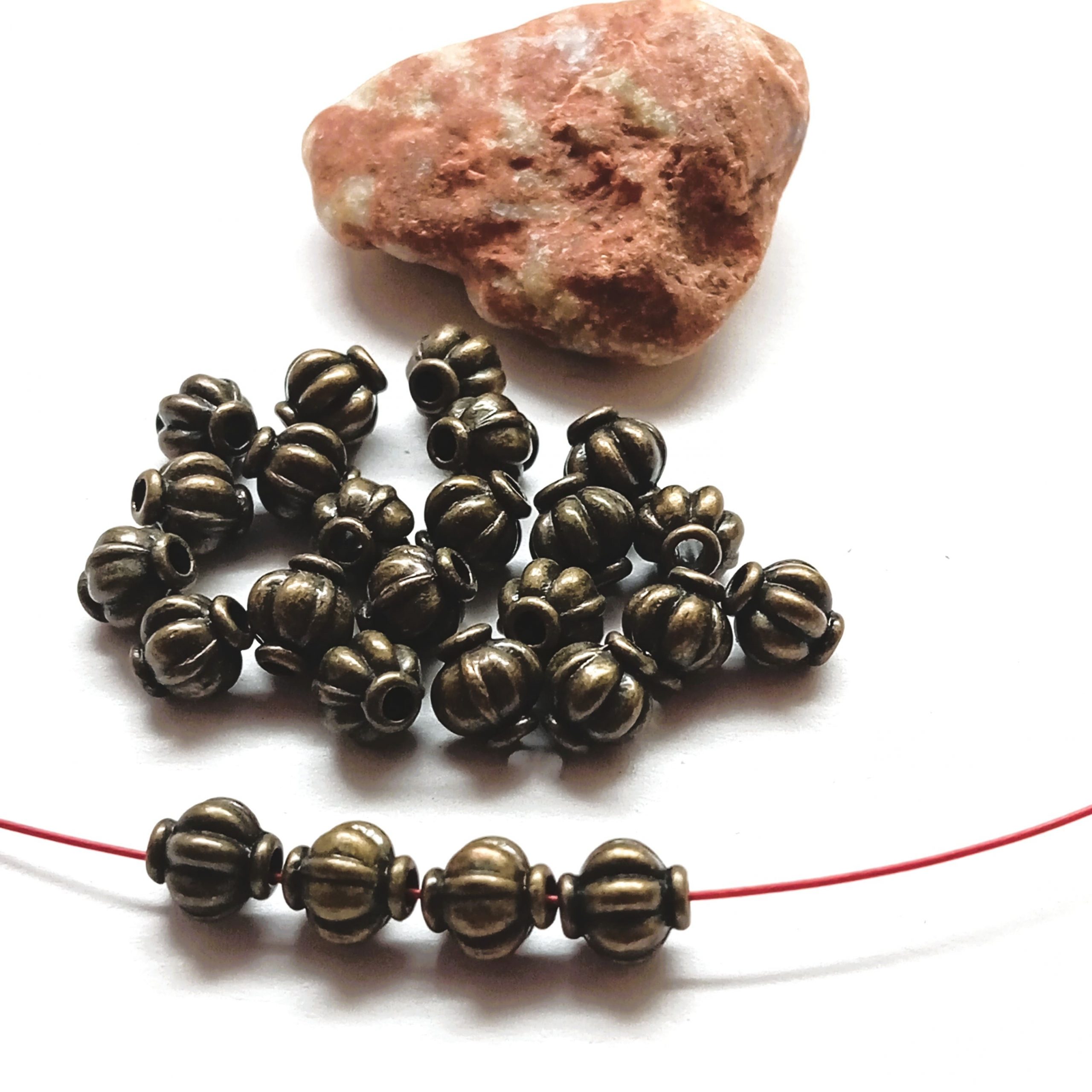 50 Perles lanterne Citrouille Bronze antique 6mm