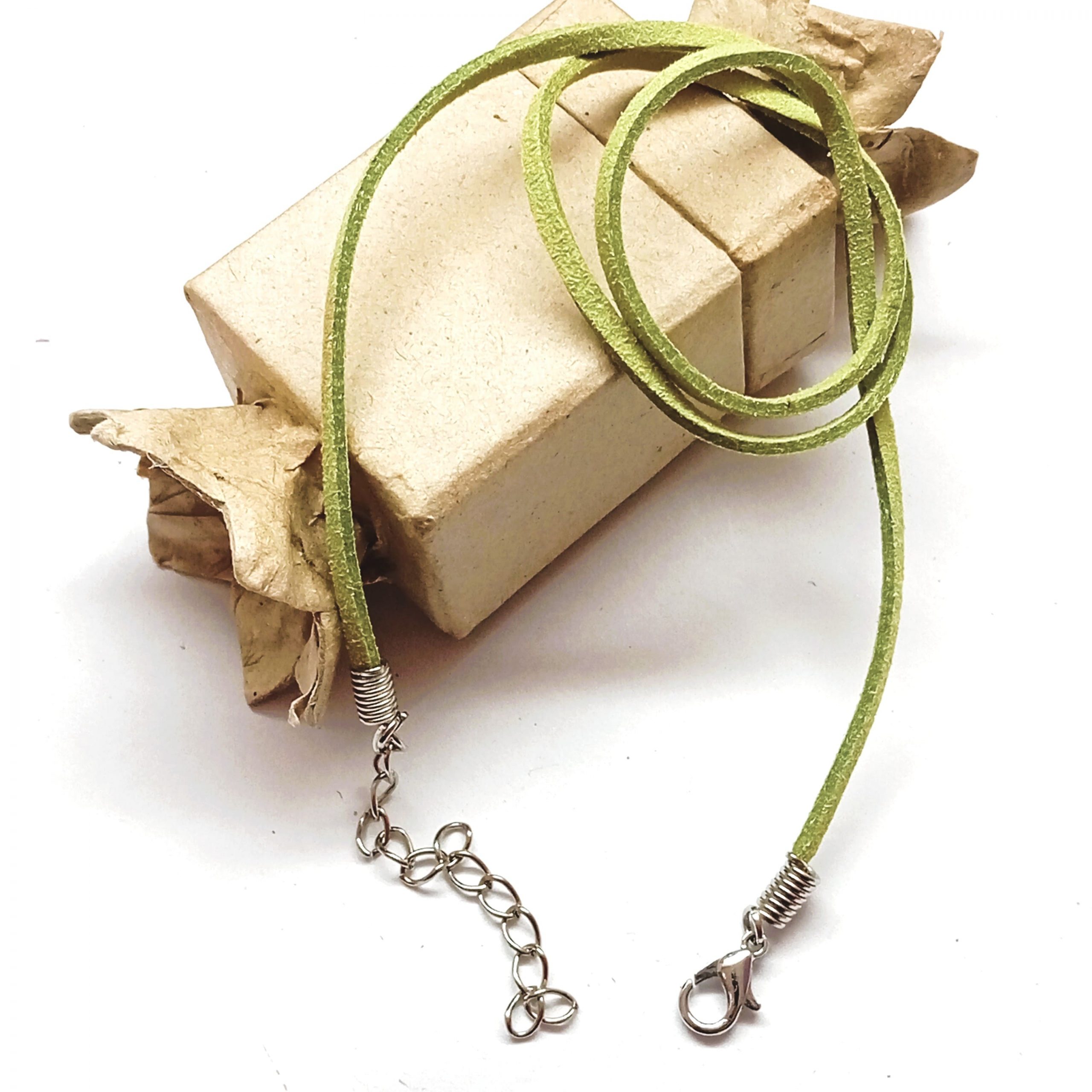 Colliers cordon suédine 2mm avec fermoir et chaînette 53cm par 4 – Image 10