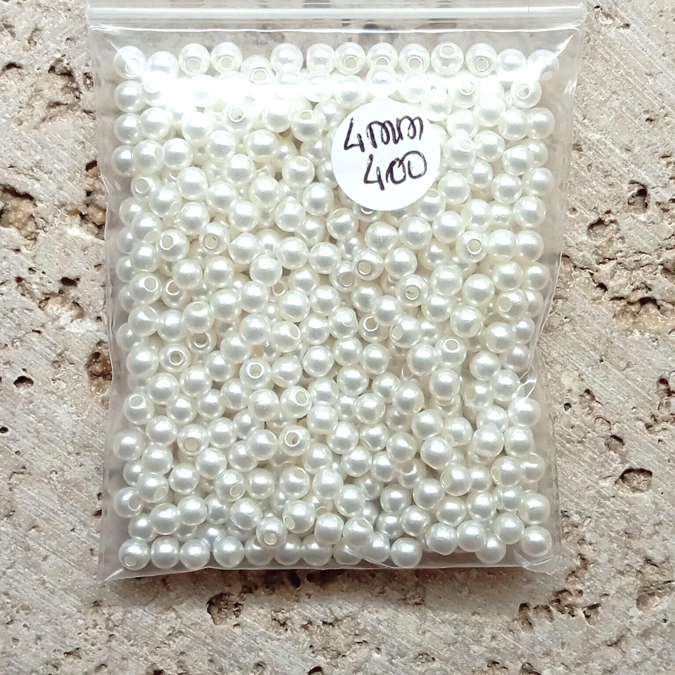 Perles rondes acryliques Beige et Blanc 4 à 10mm – Image 4