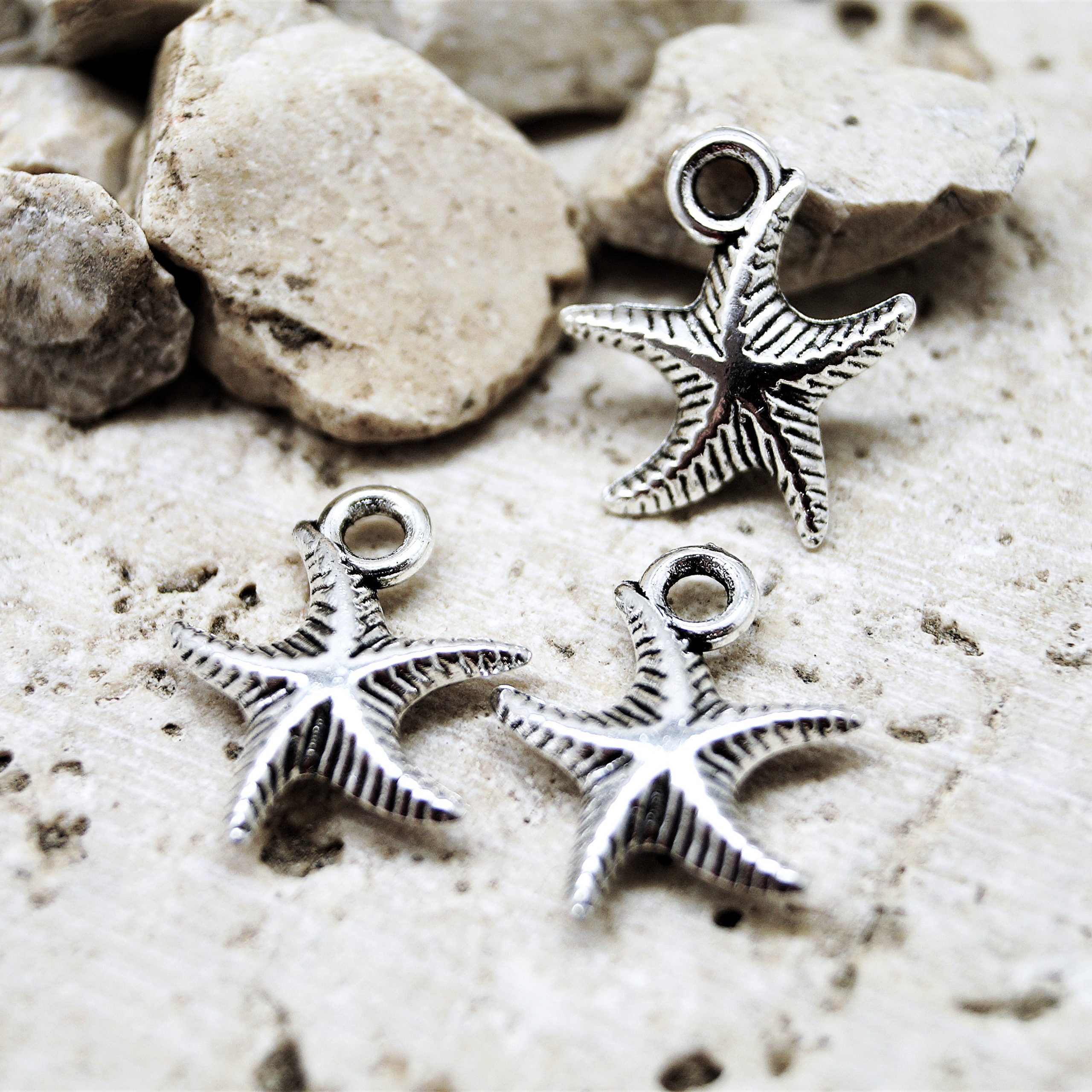 Lot de 10 breloques étoiles de mer en métal 17x14mm – Image 3