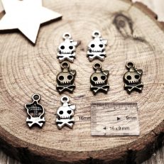 Breloques têtes de mort métal 16*9 mm par lot de 10