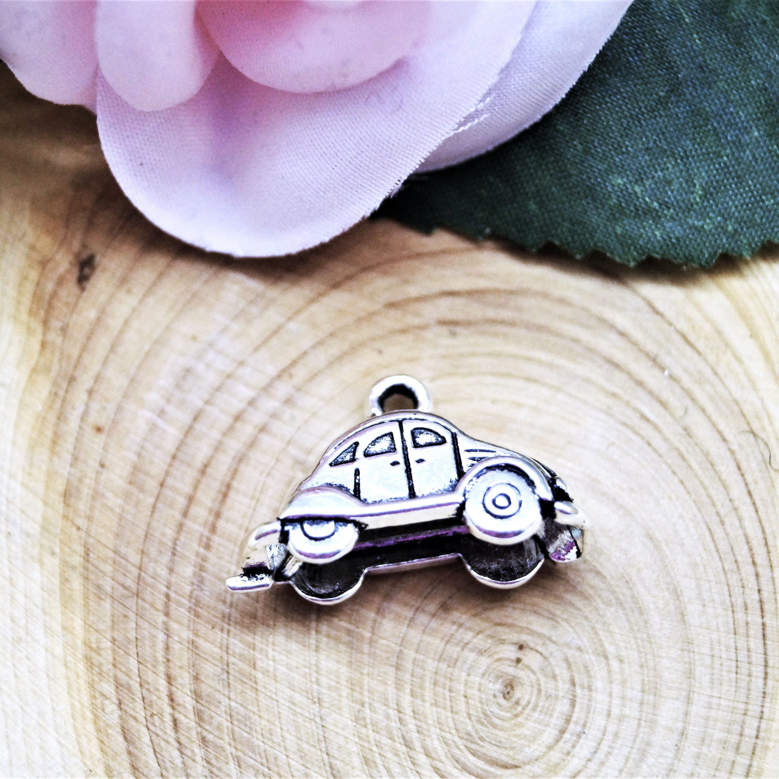 Pendentifs voitures en métal argenté 24*9 mm par lot de 4 – Image 4