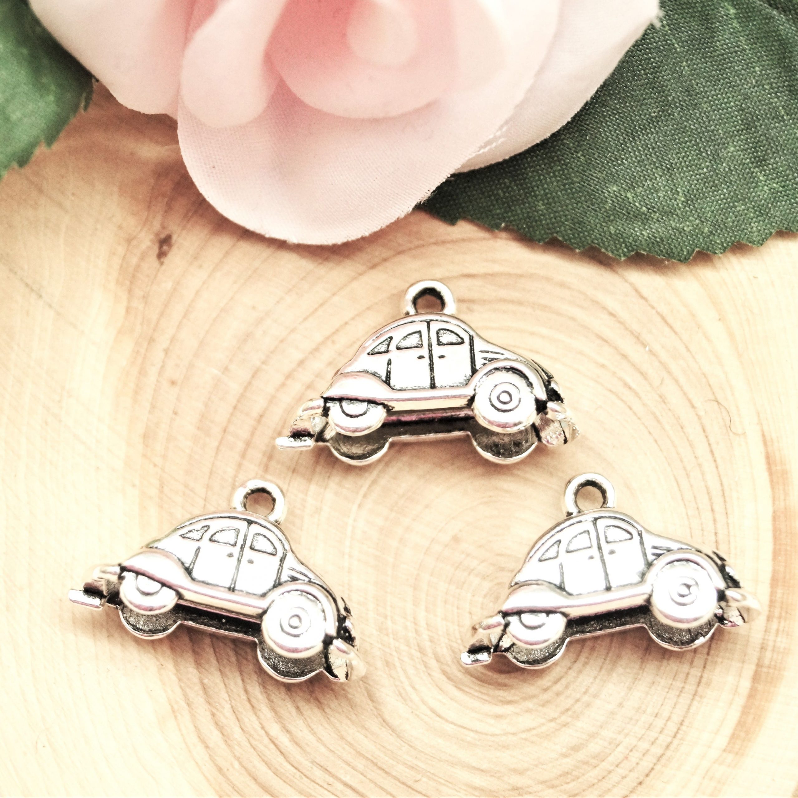 Pendentifs voitures en métal argenté 24*9 mm par lot de 4 – Image 6