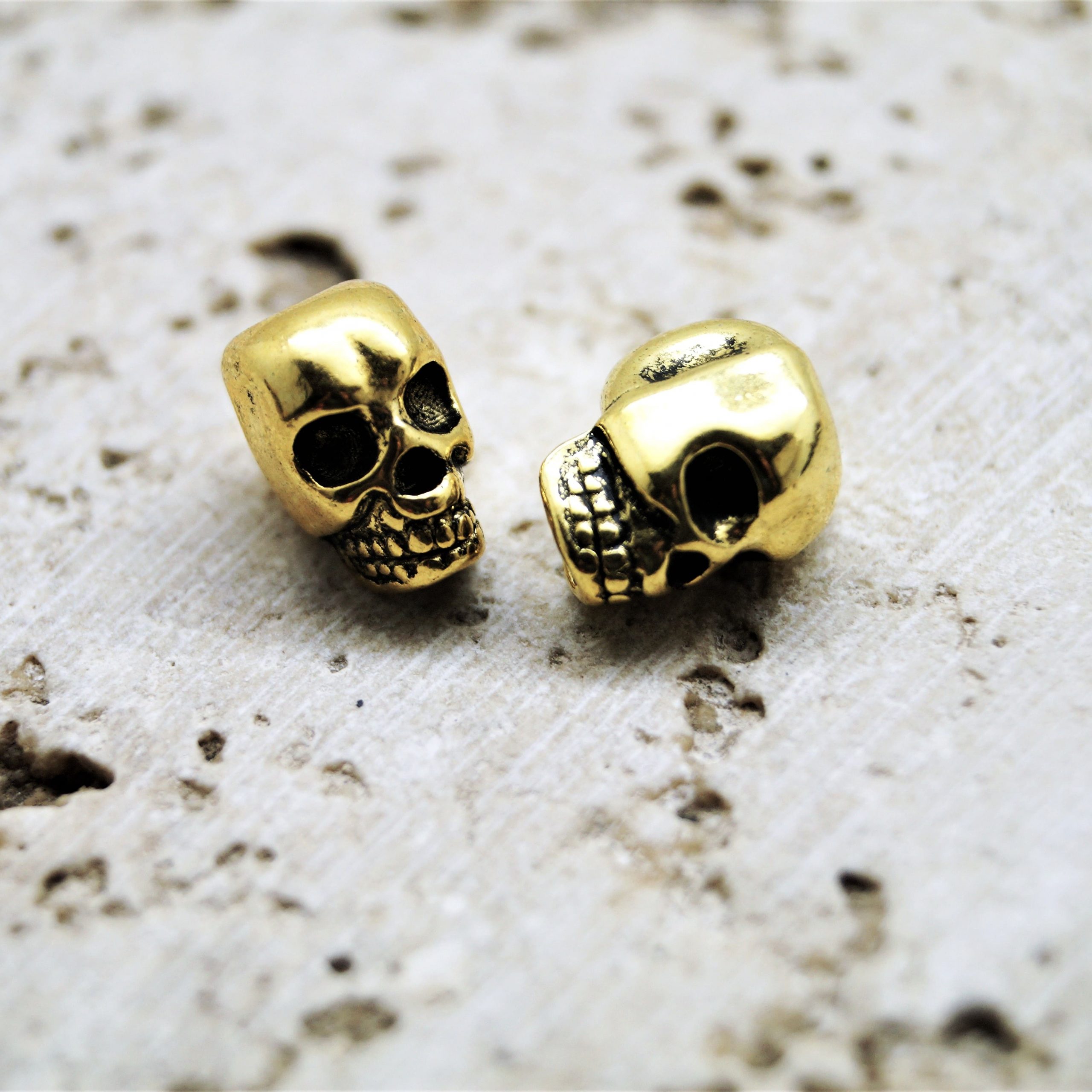 Lot de 4 Perles têtes de mort métal 3D 12*8 mm – Image 8