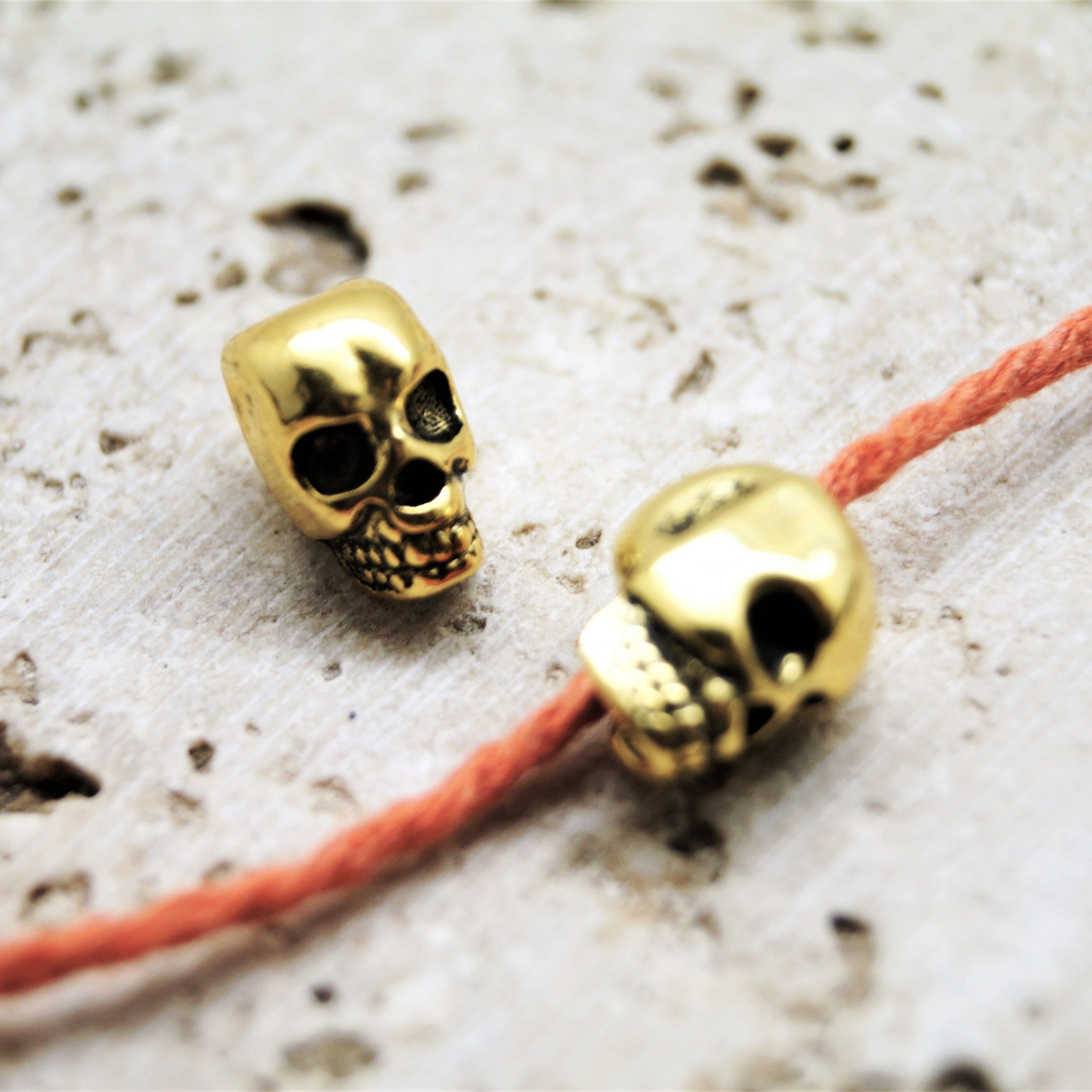 Lot de 4 Perles têtes de mort métal 3D 12*8 mm – Image 5