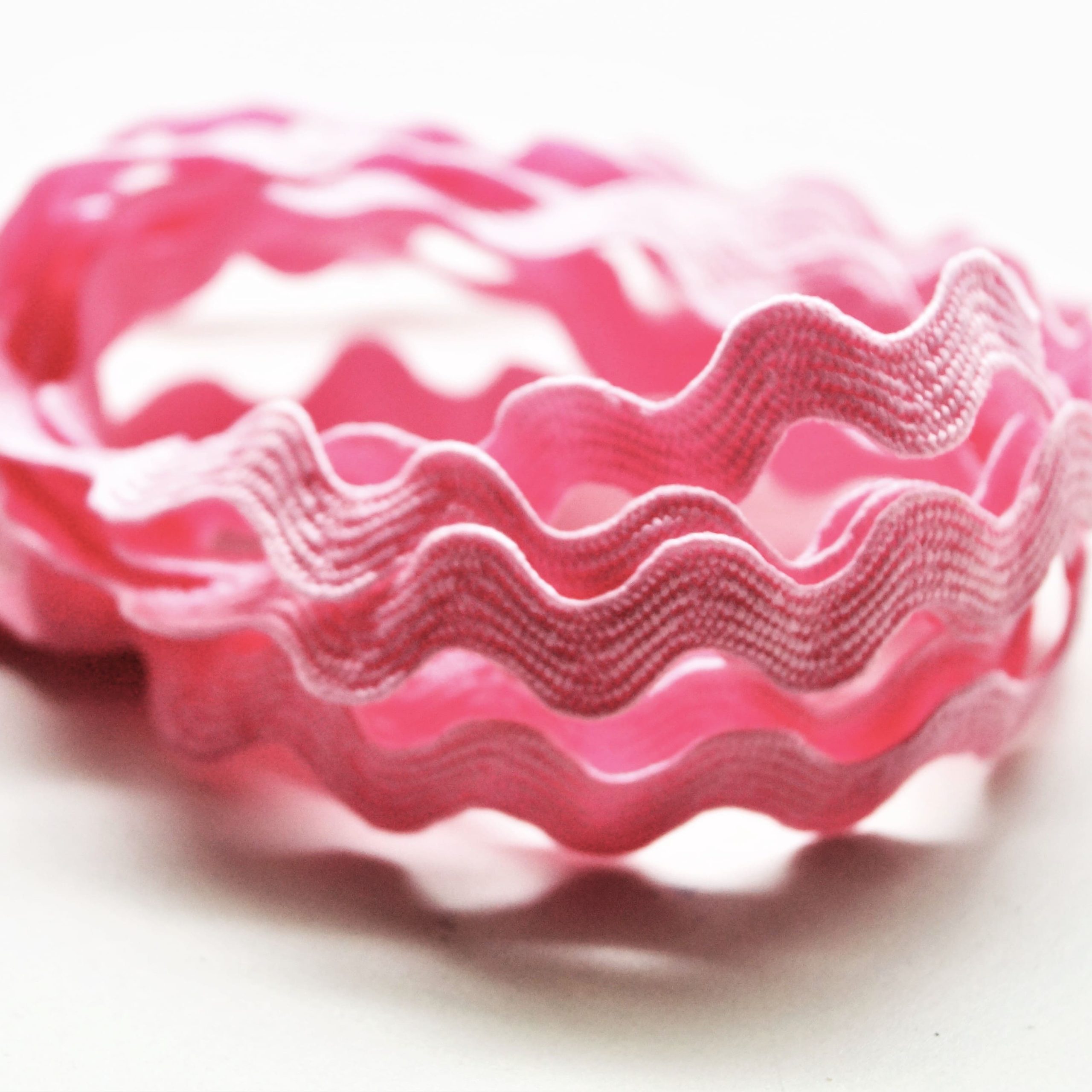 Ruban Zig Zag 5mm en coupon de 4 mètres rose ou bleu – Image 8