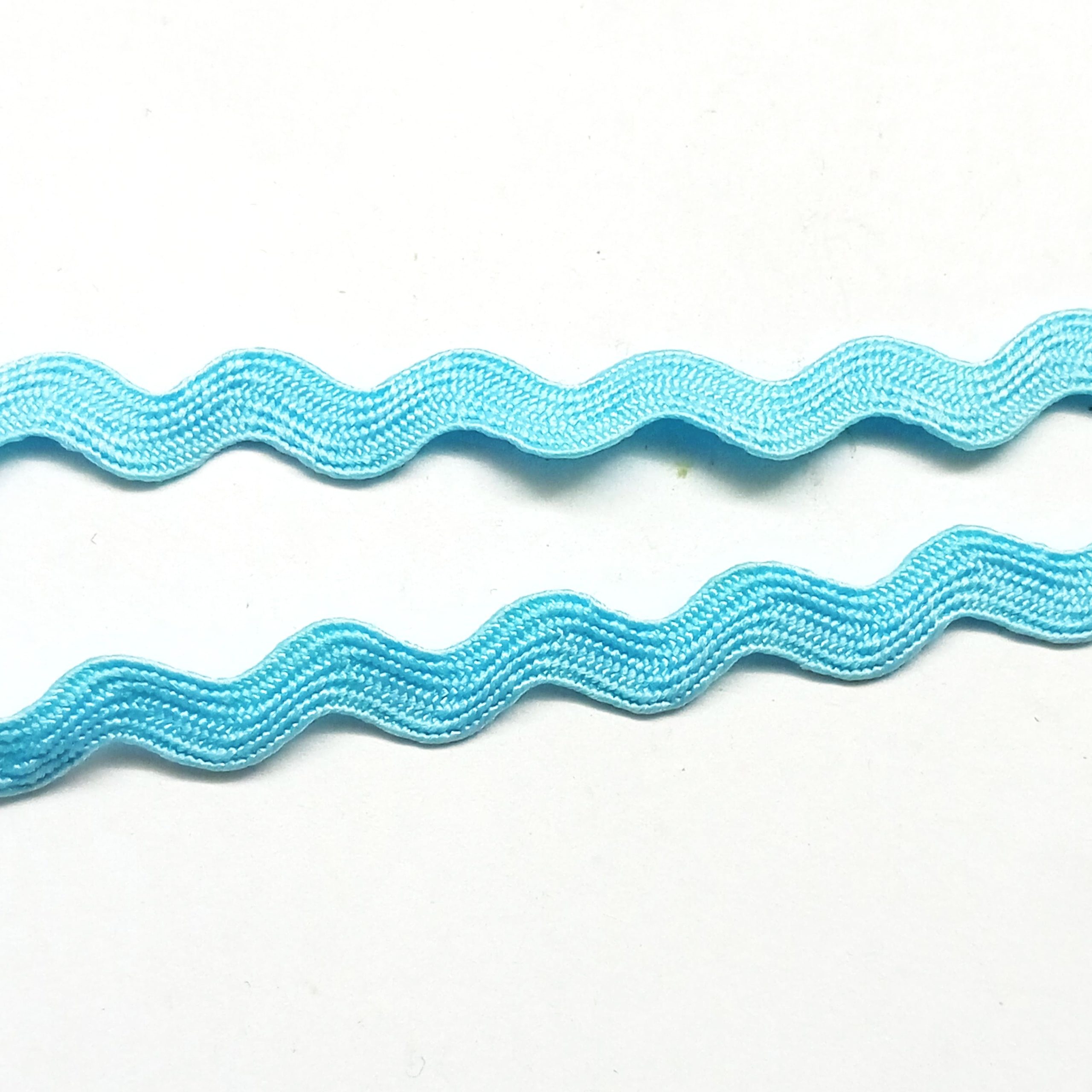 Ruban Zig Zag 5mm en coupon de 4 mètres rose ou bleu – Image 9